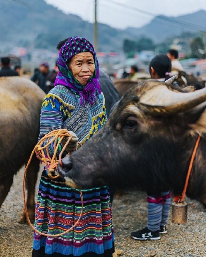 diem-den-du-lich-kham-pha-cho-phien-lao-cai-sac-mau-van-hoa-va-huong-vi-tay-bac-272