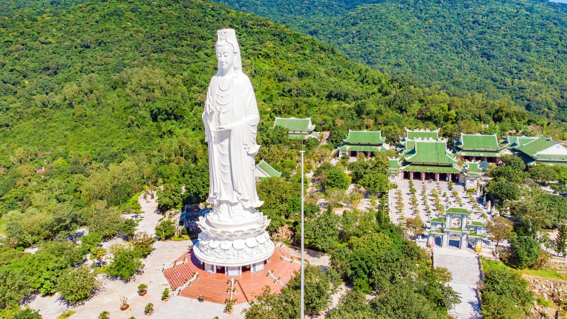 diem-den-du-lich-du-lich-ban-dao-son-tra-vien-ngoc-xanh-giua-bien-troi-da-nang-200